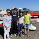 Les 3 jeunes accompagnés de Madame Cathala adjointe au Maire de Castelnaudary