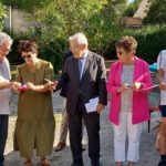 Le ruban tricolore est coupé par le Président de l'APAJH Aude, Jean-Claude Rouanet. A ces côtés, les représentants du Conseil Départemental et de la Mairie de Castelnaudary