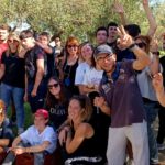 Photo de groupe dans l'oliveraie