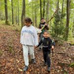 4 jeunes dans les bois