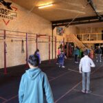 Les jeunes dans la salle de Crossfit