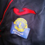 La veste de la tenue avec le logo du Lions Club
