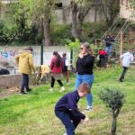 Chasse aux œufs dans les jardins