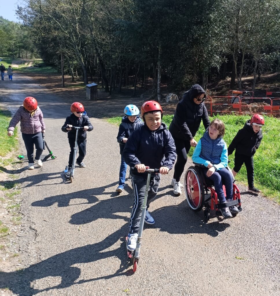 Photo de groupe avec les trottinettes