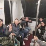 Le groupe dans le métro