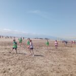 Match de football sur la plage