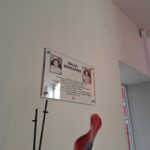 La plaque d'une salle Marcovici à la Mairie