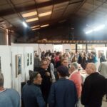 Beaucoup de personne lors du vernissage