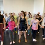 Le groupe en répétition de danse