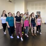 Le groupe en répétition de danse