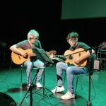 Duo de guitares sur scène
