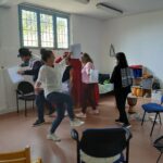 Toute l'équipe danse