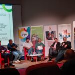 Six intervenants durant la table ronde "Comment se pratique la réhabilitation psychosociale ?"