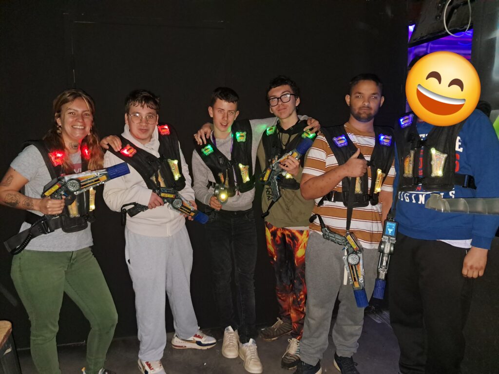 Photo de groupe au laser game