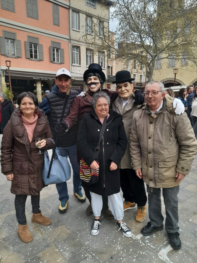Photo de groupe sur la place de Limoux