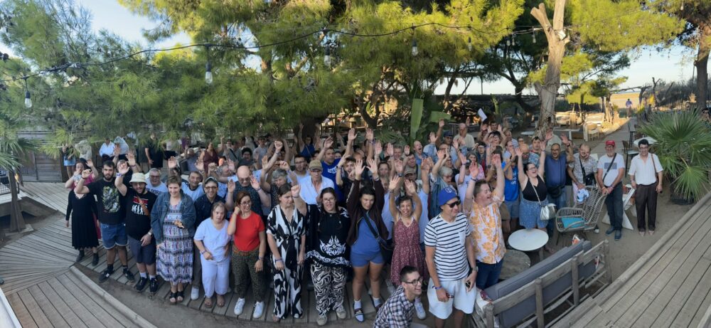 Les participants réunis pour une photo de groupe