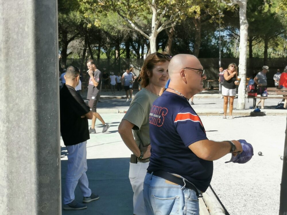 Les équipes sur le terrain de pétanque